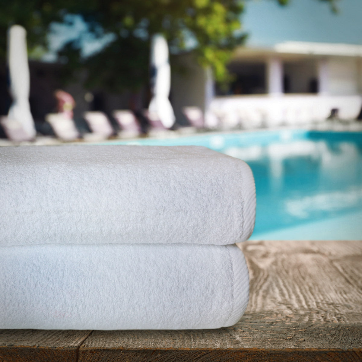 Toalla de piscina blanca